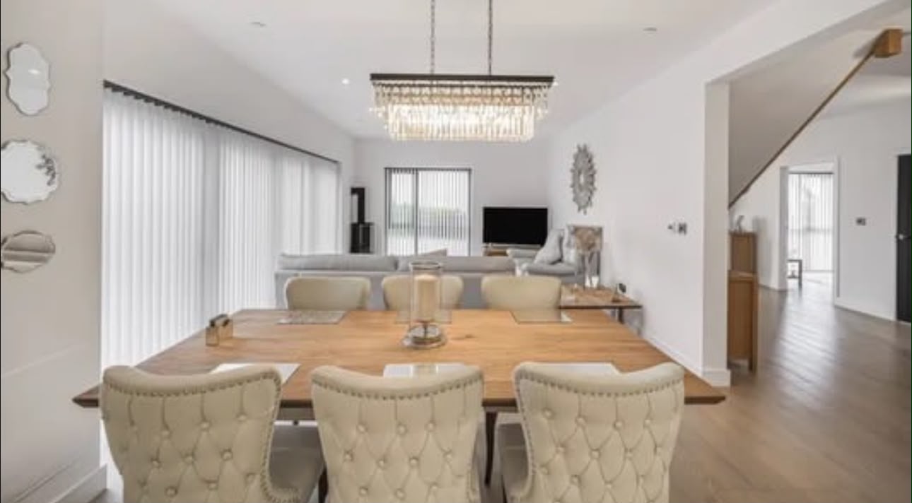 Executive home — Cowbridge, Vale of Glamorgan
